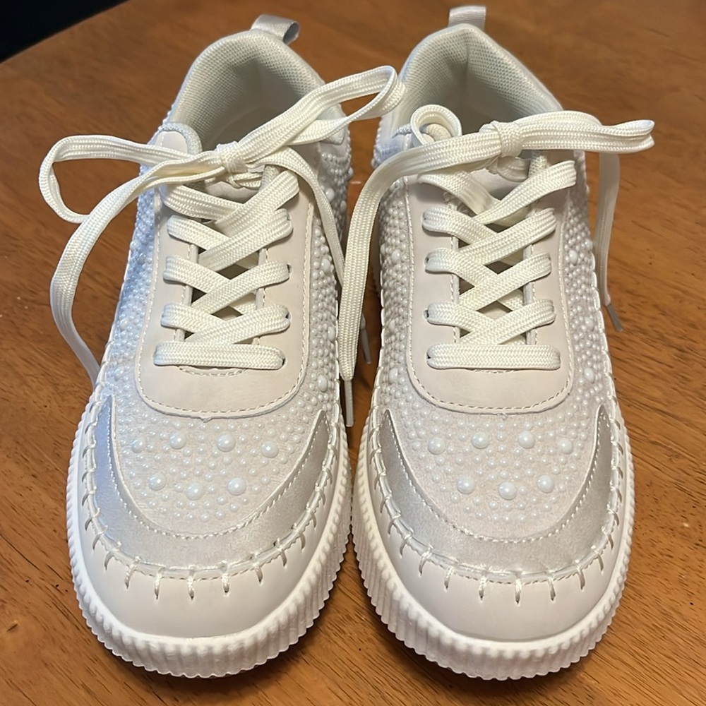 Nicole Miller Brita Pearl Cream White Bridal Platform Sneakers Womens Size 7.5